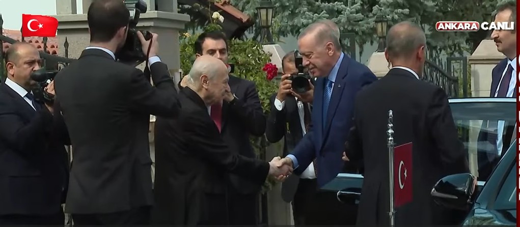 Cumhurbaşkanı Sayın Recep Tayyip ERDOĞAN, Genel Başkanı Sayın Devlet BAHÇELİ'yi konutunda ziyaret etti.